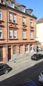 Helle City-Wohnung mit Balkon, Tageslichtbad und Wohnküche - Photo 3