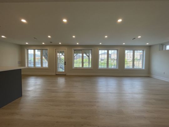 For Lease - 212 Scrivener Drive, Aurora, Ontario - Photo 1