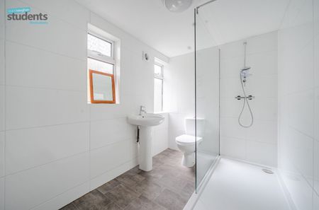 5 bedroom terraced house to rent - Photo 3