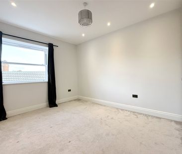 Bergamot House, 52 Rowantree Road - Photo 3