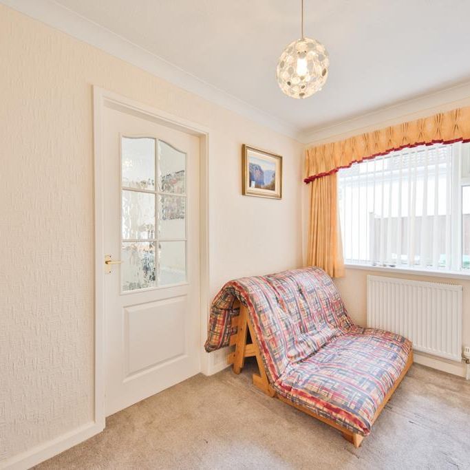 3 bedroom bungalow to rent - Photo 1