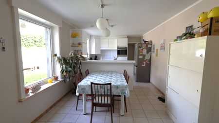 Ruime woning met tuin en garage nabij de Tassche - Photo 5