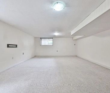 Detached Home For Lease | W9248483 - Photo 5