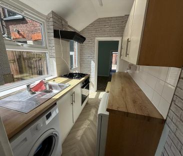 3 bedroom terraced house to rent - Photo 5