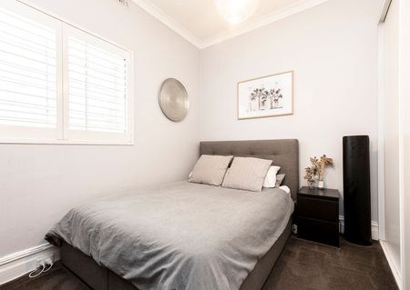 Urban Living with Separate Studio - Photo 3