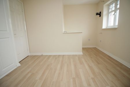 2 Bedroom Town House - Photo 4