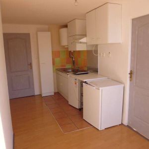 Location appartement t2 3 pièces 40 m² à Villefranche-de-Rouergue (12200) - Photo 2