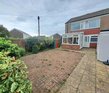 3 bedroom end of terrace house to rent - Photo 2