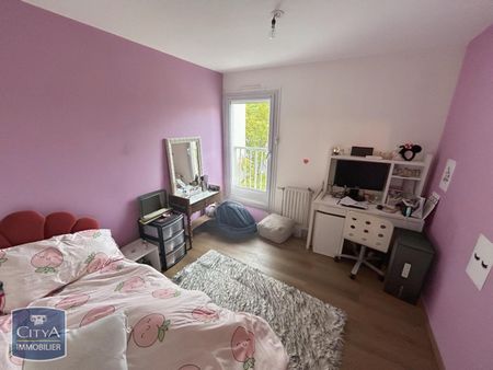 Location Appartement 4 pièces 86m² NEUVILLE SUR SAONE 69250 - Photo 2