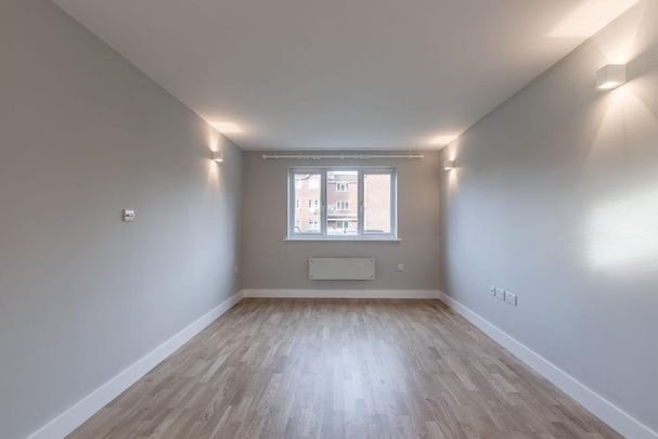 1 bedroom ground floor flat to rent - Photo 1