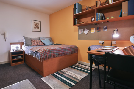1 bedroom in a flat share to rent - Photo 3