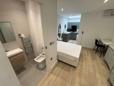 Studio to rent - Photo 3