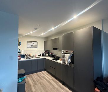 Room in a Shared Flat, Thunderer Street, E13 - Photo 6