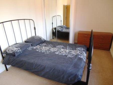 3 bedroom flat to rent - Photo 5