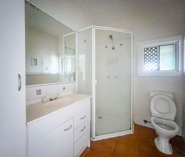 1037 Logan Road, Holland Park West QLD 4121 - House For Rent | Domain - Photo 2