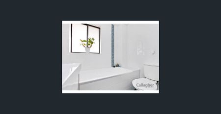 Contemporary 2 Bedroom Apartment with Parking - Photo 4