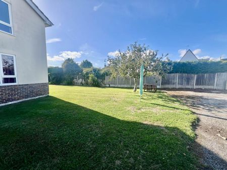 3 bedroom apartment to rent - Photo 2