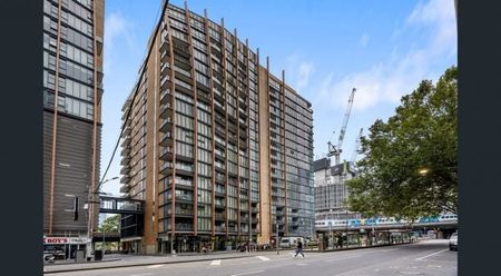 Spacious 2 bedroom – FULLY FURNISHED! - Photo 2