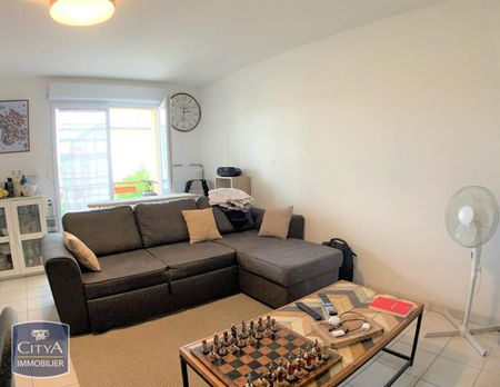 Location Appartement 2 pièces 48m² L ISLE JOURDAIN 32600 - Photo 2