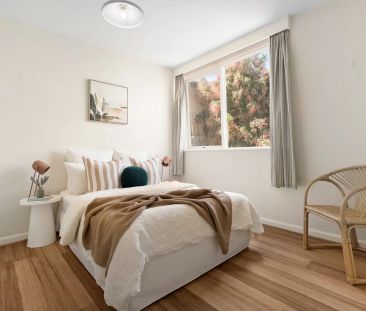 Light-Filled, Fully Renovated Apartment Moments from the Beach - Photo 5