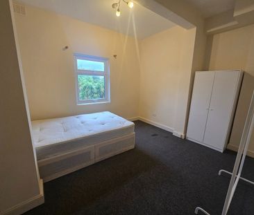 1 Bed Flat, Brownhill Road, SE6 - Photo 2