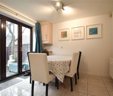 Well presented 4 bedroom townhouse to rent in the popular village o... - Photo 3