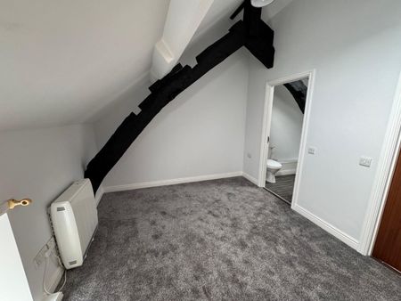 1 bedroom Flat To Let - Photo 2