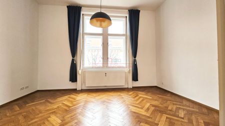 Innenstadt: großzügige, gepflegte Altbauwohnung, 4 Zimmer+ Küche - Photo 4