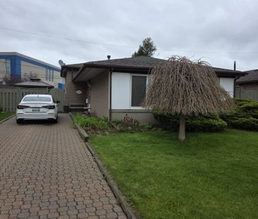 For Lease - 727 Kingfisher Drive, Pickering, Ontario - Photo 1
