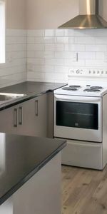 HILLCREST - 3 Bedrooms $690.00pw - Photo 4