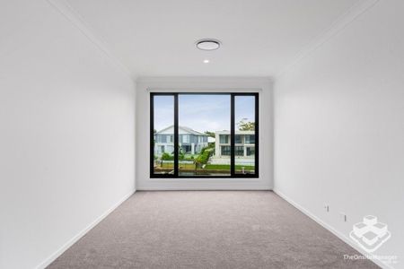 Brand New Luxurious Lakeside Living with Unmatched Views - Photo 2