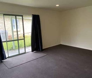 Refurbished Two-Bedroom Delight - Photo 3