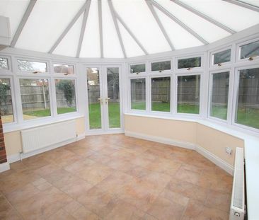 6 bedroom detached house to rent - Photo 4