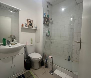 L'appartement se trouve à proximité immédiate des transports en com... - Photo 4