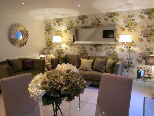 Dorking Road, Chilworth, Surrey, GU4 - Photo 1