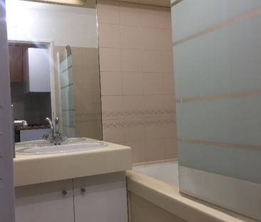 Location Appartement 1 pièce 24m² - Photo 4