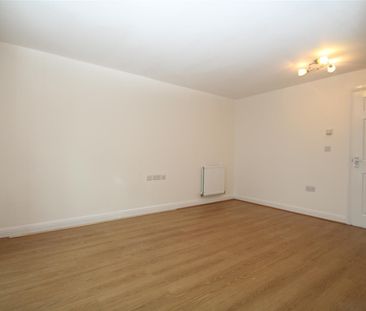 Milton Place, High Wycombe - Photo 3