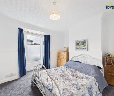 4 bedroom Terraced House To Let - Photo 5