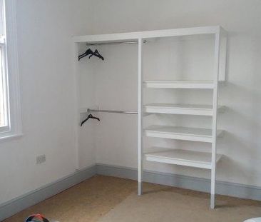 3 bedroom flat to rent - Photo 3