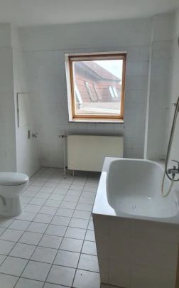 +++ Gemütliche Dachgeschosswohnung mit Tageslichtbad +++ - Photo 1