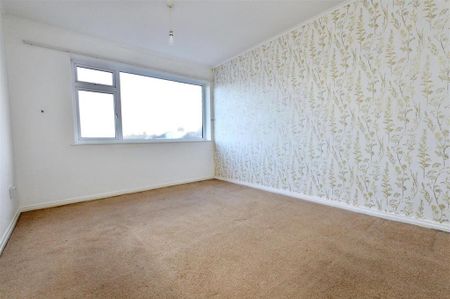 3 bedroom end of terrace house to rent - Photo 3