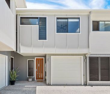 Luxurious freestanding three-bedroom home in prime suburb! - Photo 4
