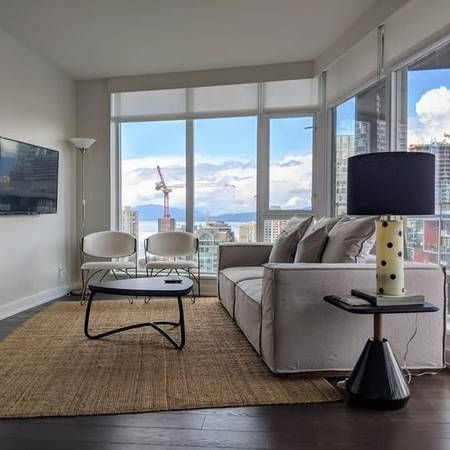 Luxurious FURNISHED 1 BED/1BATH + DEN unit with WATER view (Vancouver) - Photo 4