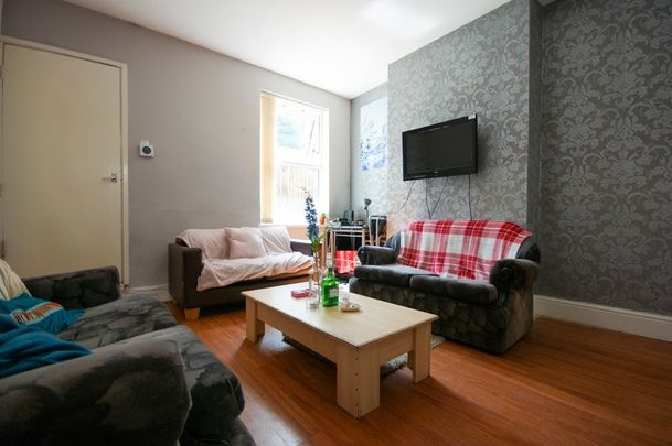21 Luton Road - Photo 1