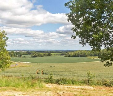 Modernized character cottage with spectacular Hampshire views. - Photo 6