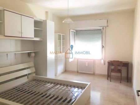 Appartamento viale Eugenio Chiesa 16, Centro, Massa - Photo 4