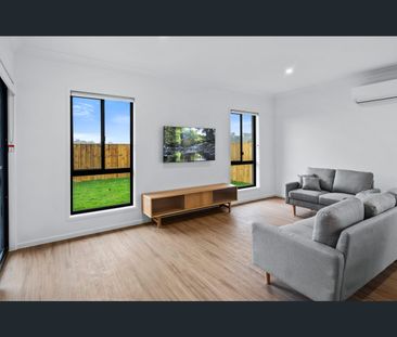3/11 Macadamia Cct, Park Ridge, Qld 4125 - Photo 2