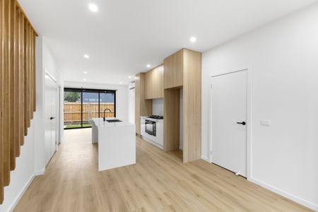 7/9 Leyte Parade, Heidelberg West VIC 3081 - Townhouse For Rent | Domain - Photo 5