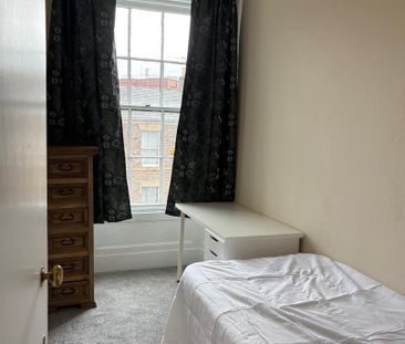 St Thomas Crescent, City Centre - Photo 4