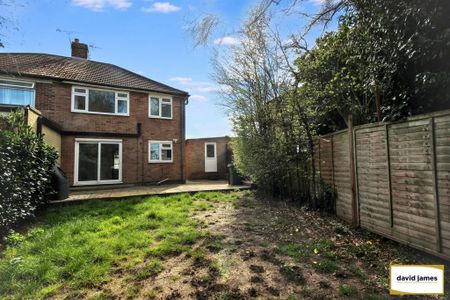 3 bedroom semi-detached house to rent - Photo 3